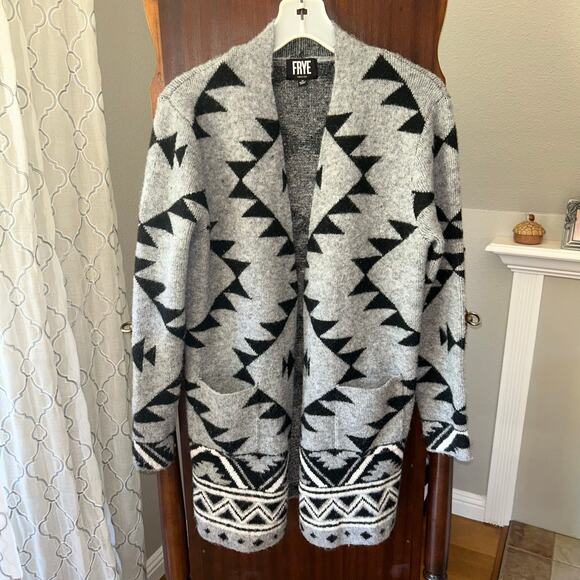 Frye WOMENS Southwestern Jacquard Cardigan Sz medium Pockets black gray - Picture 1 of 9